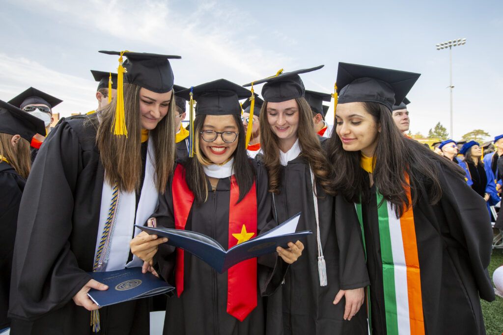 羅切斯特大學(xué)本科申請要求.jpg 羅切斯特大學(xué)本科申請要求.jpg