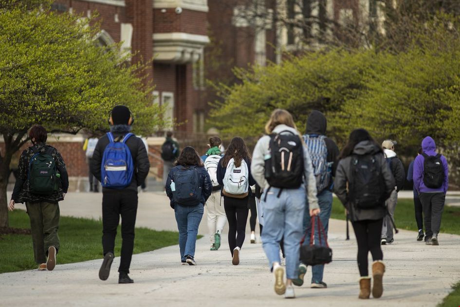 美高學(xué)生申請大學(xué)有什么優(yōu)勢.jpg 美高學(xué)生申請大學(xué)有什么優(yōu)勢.jpg