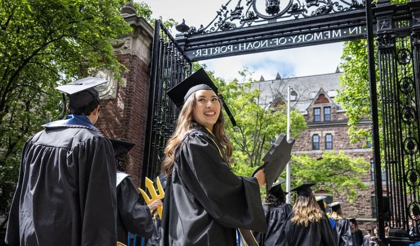 耶魯大學323屆畢業典禮回顧.png 耶魯大學323屆畢業典禮回顧.png